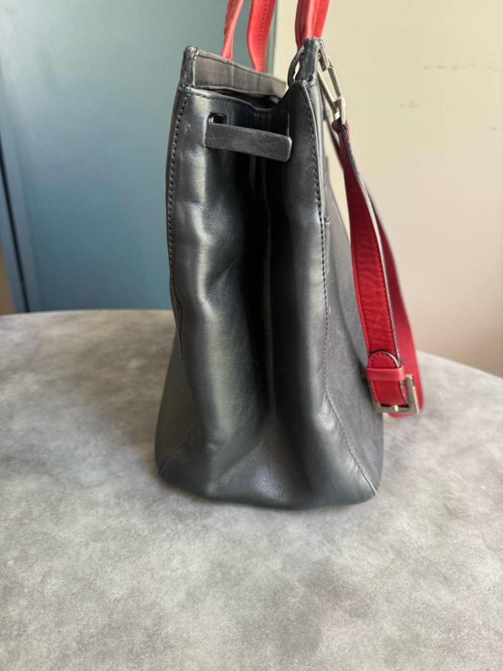 Bally Vintage Black Leather Tote and Shoulder Bag with Red Handles and Strap - Picture 7 of 15